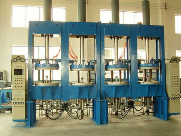 輪胎定型硫化機